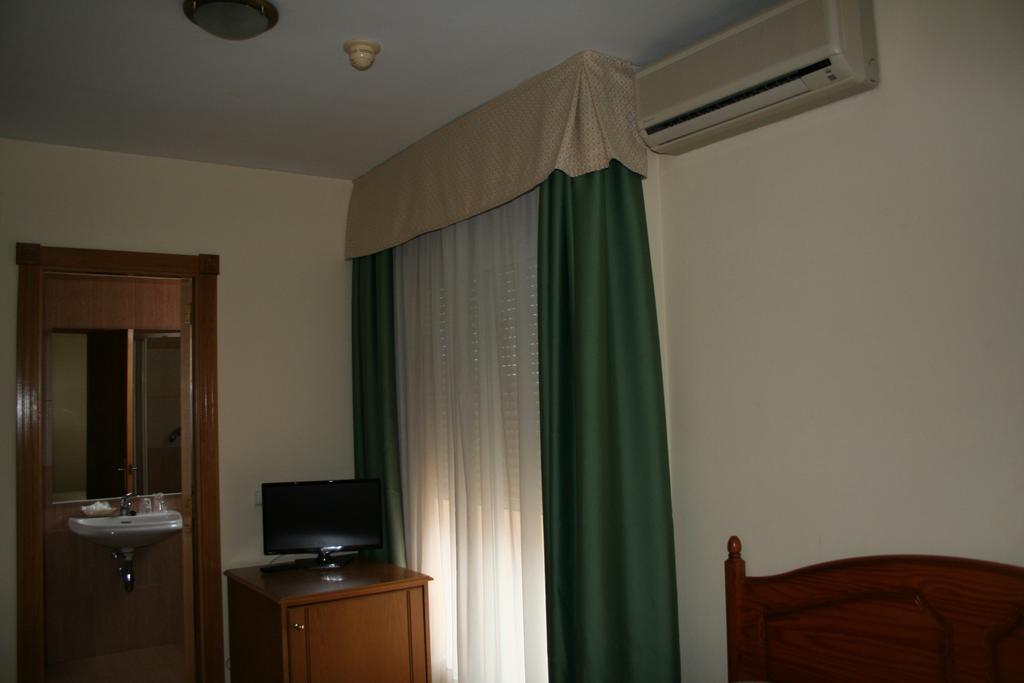 奥地利76号酒店 Sagunto 外观 照片
